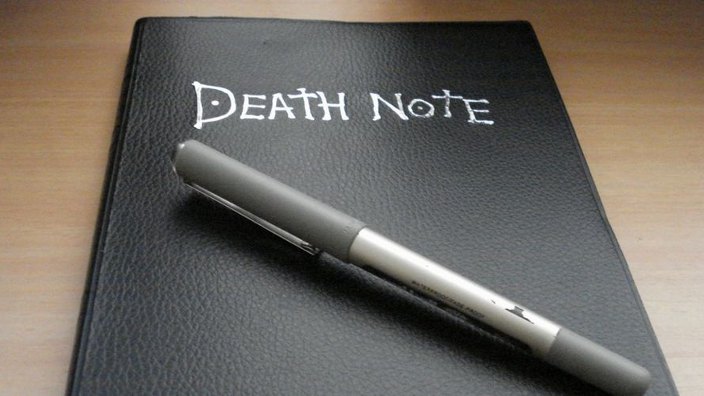 Un Death Note per minacciare gli alunni. Accusato insegnante giapponese