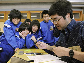 Manga Creators Volunteers in Quake Areas - Sensha Yoshida