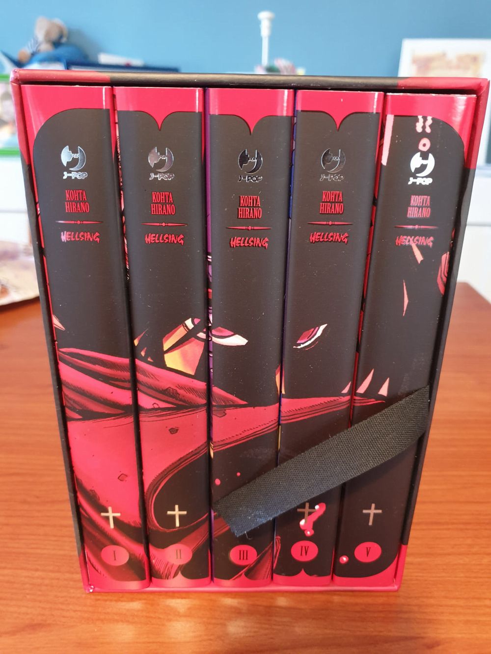 hellsing deluxe vol 1